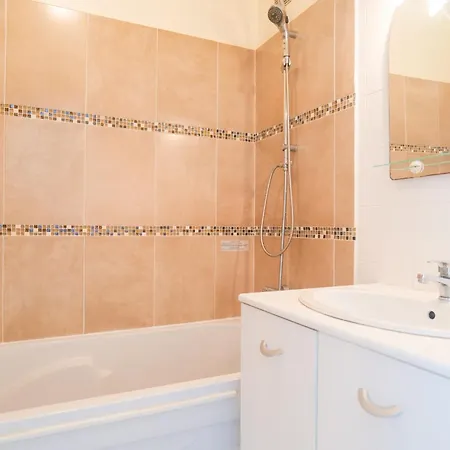 Appartement Quartier Des Présidents Avec Vue Sur La Baie Des Sables D'olonne - 4 Personnes *